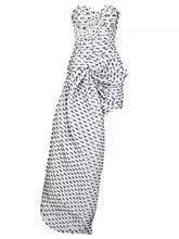 Carica l&#39;immagine nel visualizzatore di Gallery, Long Drape Off Shoulder Mini Dress